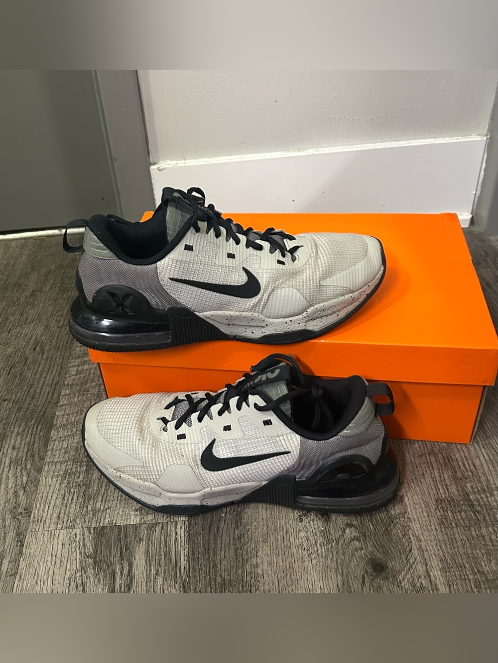 Nike Men’s (size 10) Air Max Alpha